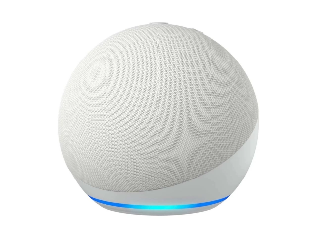 Amazon Echo Dot 5ta Generación color blanco, vista frontal, mostrando su diseño esférico y moderno. Parlante inteligente con Alexa. Avlis Uruguay.