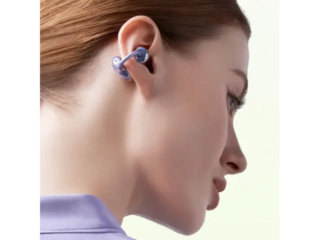 Dise&ntilde;o innovador de oreja abierta, m&aacute;xima estabilidad para deporte y color p&uacute;rpura exclusivo.