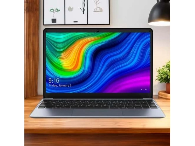 Diseño delgado y puertos de conectividad de la notebook Chuwi Herobook Pro Silver en Uruguay.