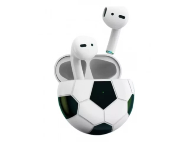 Vista frontal de los auriculares Bluetooth TWS Foneng BL110 con diseño de balón de fútbol.