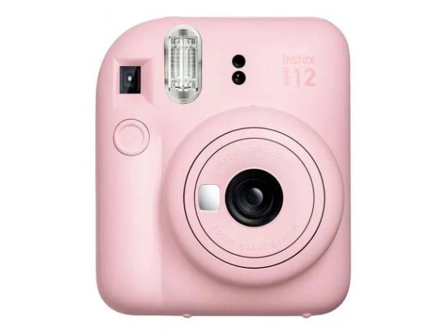 C&aacute;mara instant&aacute;nea Fujifilm Instax Mini 12 color Blossom Pink (Rosa), dise&ntilde;o chic y femenino, disponible en Avlis Uruguay.