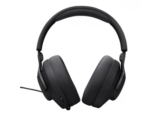 Jugador disfrutando de una partida con los auriculares gamer JBL Quantum 100 M2 negros, experiencia inmersiva