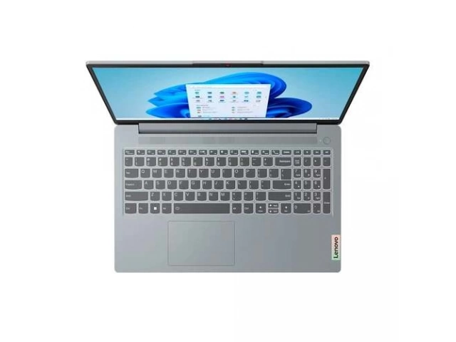 Teclado (posiblemente retroiluminado) de la laptop Lenovo IdeaPad Slim 3 15IRH8 i7, diseño elegante color gris, en Avlis.