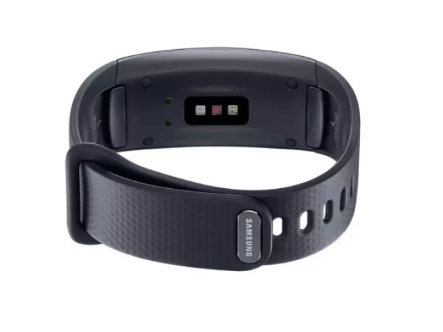 Detalle de la correa de silicona negra del smartwatch Samsung Gear Fit 2.