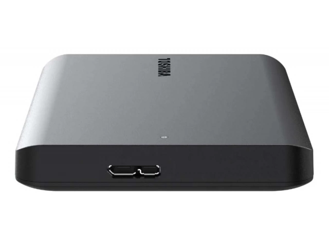 Detalle de la conexión USB 3.2 y el diseño compacto y portátil del disco duro externo Toshiba Canvio 4TB. Avlis.