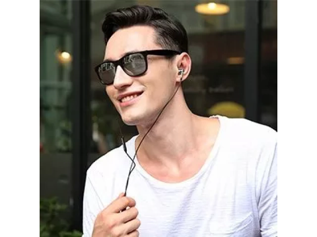 Xiaomi 1More Design en uso, cómodos para largas sesiones de música o llamadas.