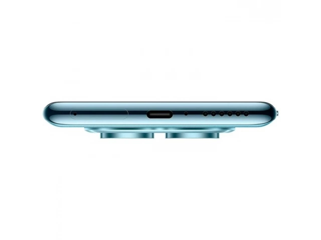 Parte inferior del Xiaomi Redmi Note 14 Pro  5G azul, destacando el puerto USB-C y altavoces.